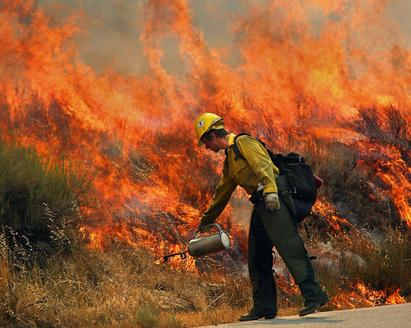 阻燃材料是否可燃？阻燃服怎么阻止被灼傷？