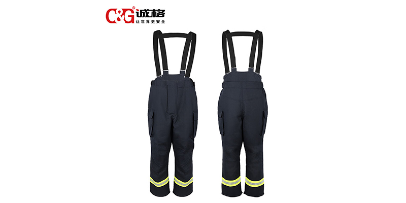 消防員滅火防護服 vs 戰斗服：功能對比與適用場景解析